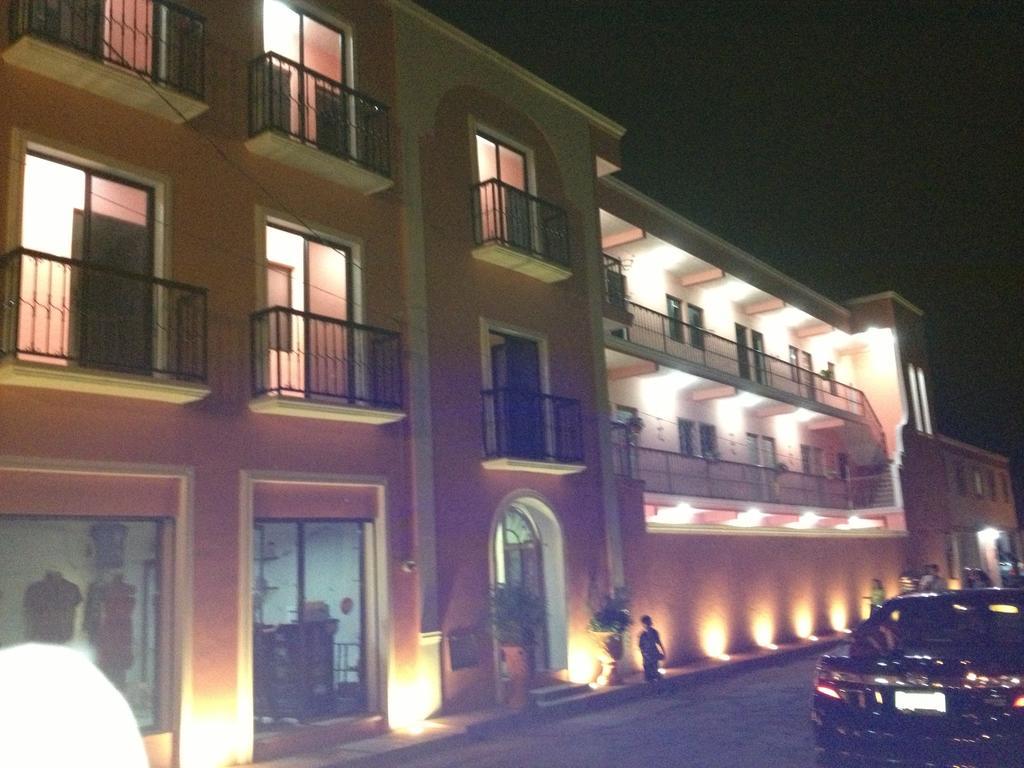 Hotel Rosalia Valladolid  Ngoại thất bức ảnh