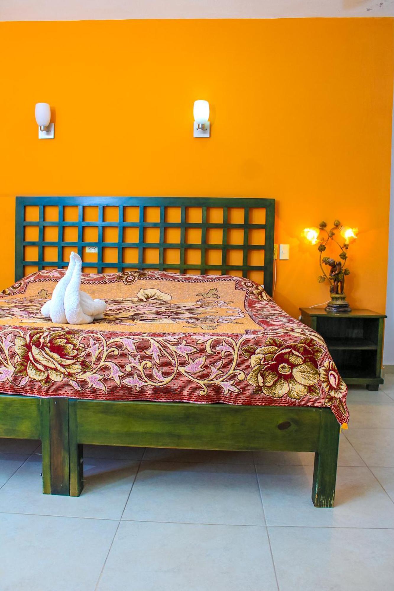 Hotel Rosalia Valladolid  Ngoại thất bức ảnh